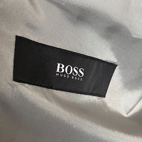 Hugo Boss Suit Coat Jacket Mens 44R Gray w/ Blue Stripe Wool Super 100 2-Btn USA - Picture 9 of 15